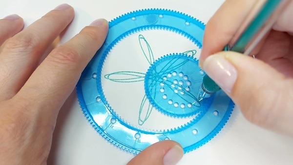 O Que é e Como Funciona o Espirógrafo?